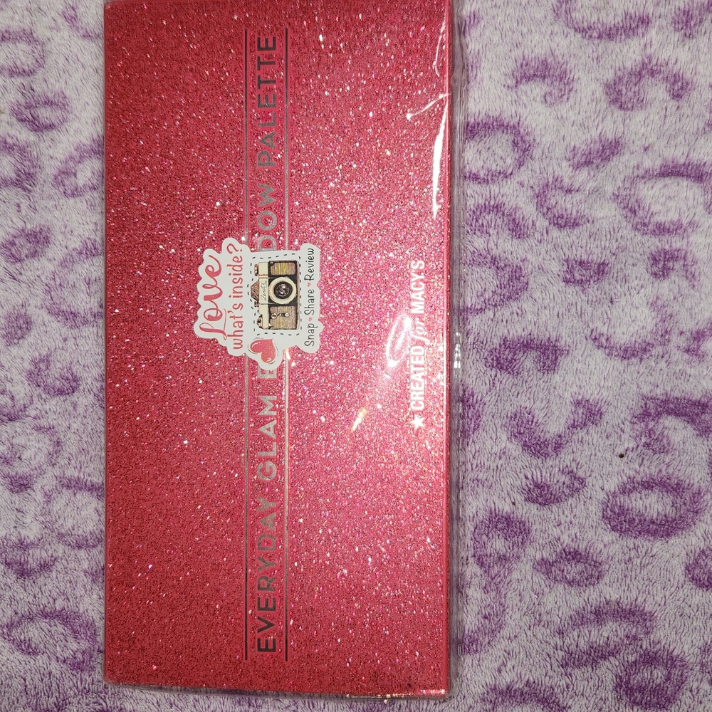 Everyday Glam Eyeshadow Palette 20 Color Essential Makeup Set NWT - Picture 5 of 9